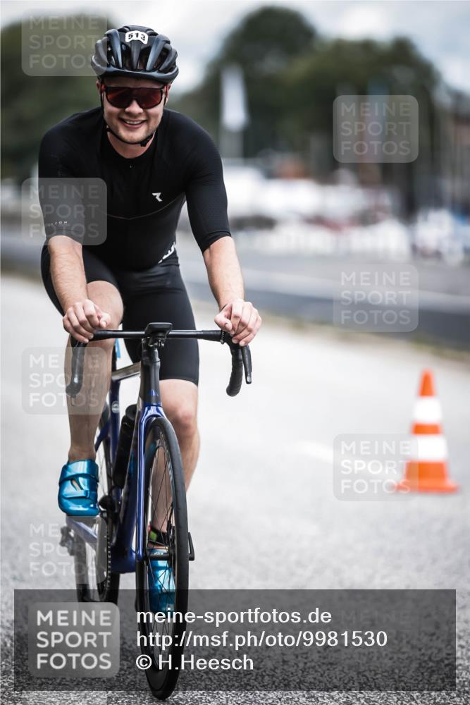 16.08.2026 - KN Förde Triathlon 2026 H.Heesch http://msf.ph/oto/9981530 16.08.2026 12:48:16 Radfahren 513 meine-sportfotos.de