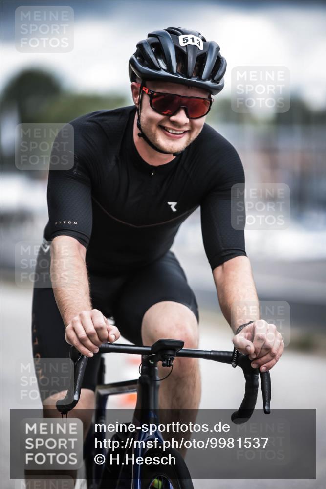 16.08.2026 - KN Förde Triathlon 2026 H.Heesch http://msf.ph/oto/9981537 16.08.2026 12:48:17 Radfahren 513 meine-sportfotos.de