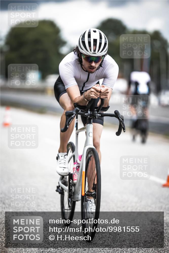 16.08.2026 - KN Förde Triathlon 2026 H.Heesch http://msf.ph/oto/9981555 16.08.2026 12:48:40 Radfahren 506, 514, 523, 526 meine-sportfotos.de