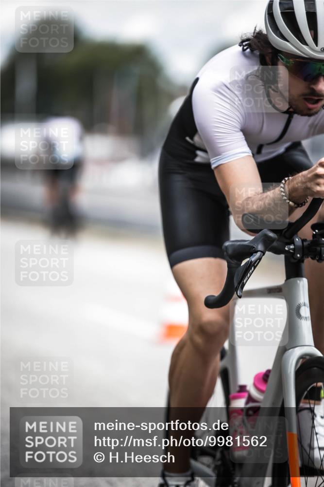 16.08.2026 - KN Förde Triathlon 2026 H.Heesch http://msf.ph/oto/9981562 16.08.2026 12:48:41 Radfahren 506, 514, 523, 525, 526 meine-sportfotos.de