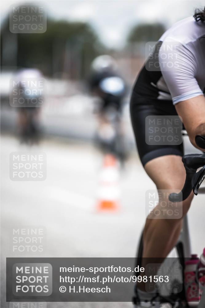16.08.2026 - KN Förde Triathlon 2026 H.Heesch http://msf.ph/oto/9981563 16.08.2026 12:48:41 Radfahren 506, 514, 523, 525, 526 meine-sportfotos.de