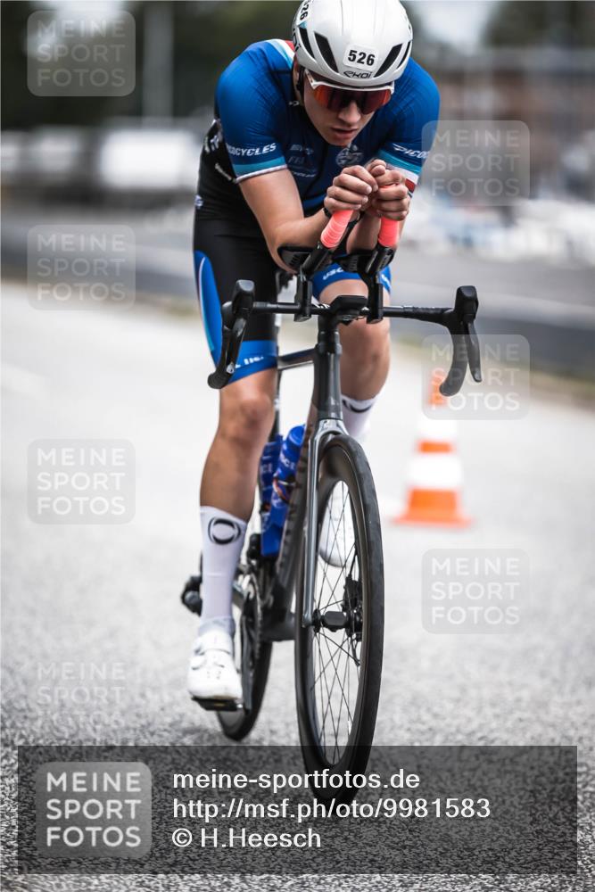 16.08.2026 - KN Förde Triathlon 2026 H.Heesch http://msf.ph/oto/9981583 16.08.2026 12:48:44 Radfahren 506, 524, 525, 526, 547 meine-sportfotos.de