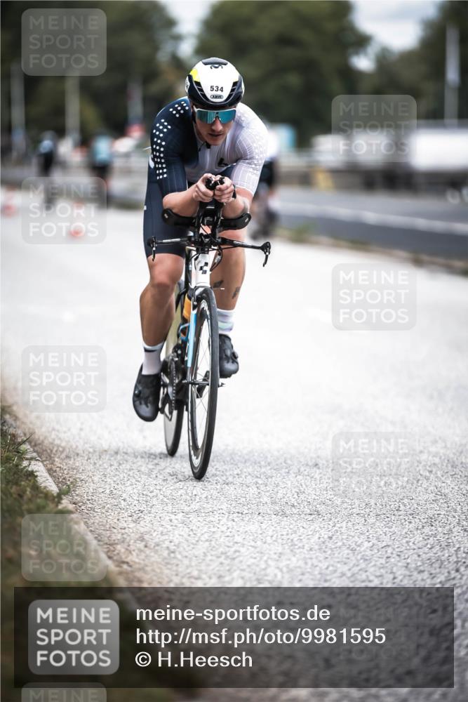 16.08.2026 - KN Förde Triathlon 2026 H.Heesch http://msf.ph/oto/9981595 16.08.2026 12:48:57 Radfahren 509, 534 meine-sportfotos.de