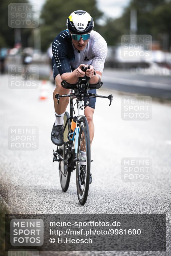 16.08.2026 - KN Förde Triathlon 2026 H.Heesch http://msf.ph/oto/9981600 16.08.2026 12:48:57 Radfahren 509, 534 meine-sportfotos.de