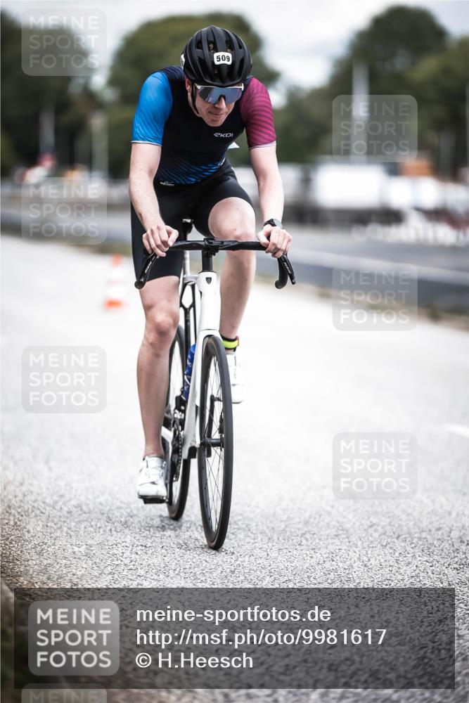 16.08.2026 - KN Förde Triathlon 2026 H.Heesch http://msf.ph/oto/9981617 16.08.2026 12:49:02 Radfahren 509 meine-sportfotos.de