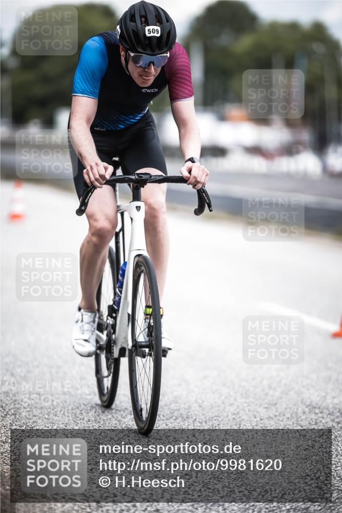 16.08.2026 - KN Förde Triathlon 2026 H.Heesch http://msf.ph/oto/9981620 16.08.2026 12:49:02 Radfahren 509 meine-sportfotos.de