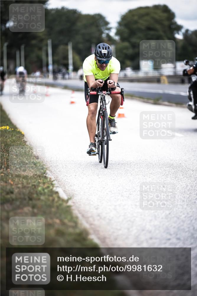 16.08.2026 - KN Förde Triathlon 2026 H.Heesch http://msf.ph/oto/9981632 16.08.2026 12:49:30 Radfahren 501, 528, 531, 542 meine-sportfotos.de