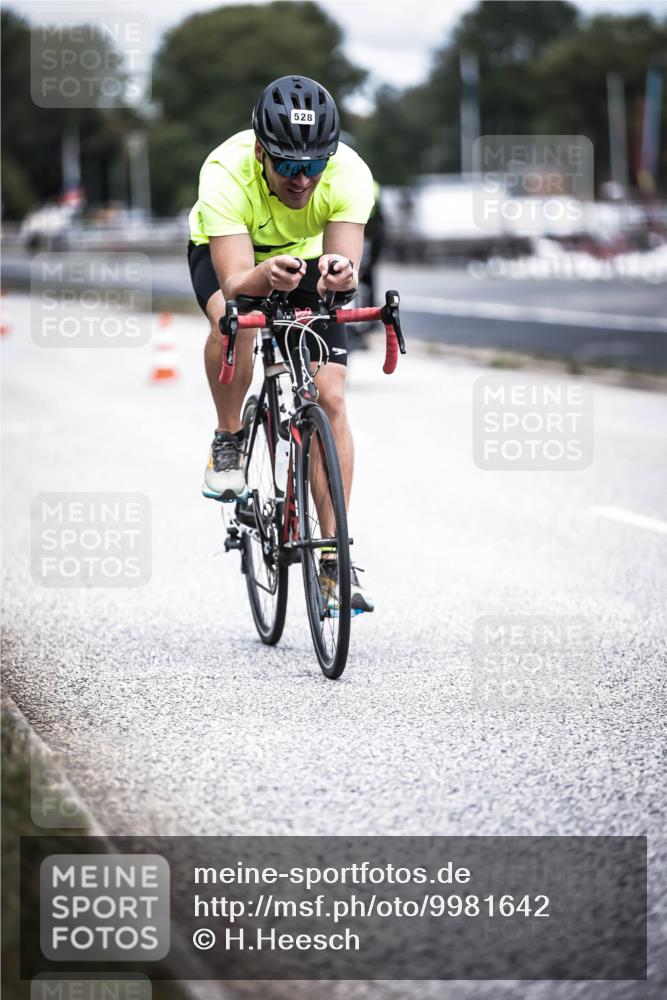 16.08.2026 - KN Förde Triathlon 2026 H.Heesch http://msf.ph/oto/9981642 16.08.2026 12:49:30 Radfahren 501, 528, 531, 542 meine-sportfotos.de
