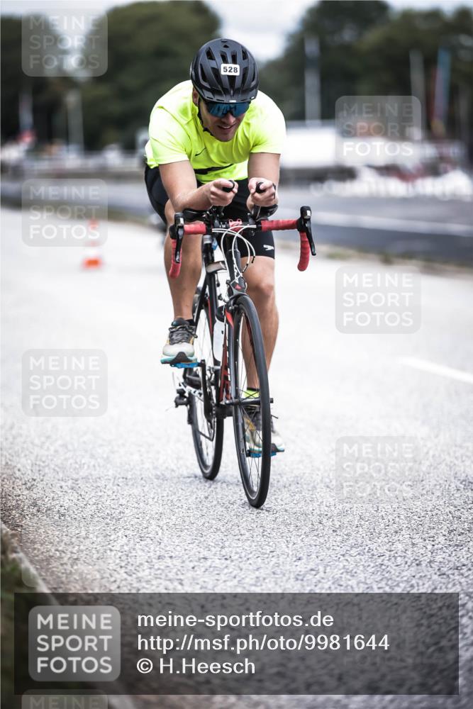 16.08.2026 - KN Förde Triathlon 2026 H.Heesch http://msf.ph/oto/9981644 16.08.2026 12:49:30 Radfahren 501, 528, 531, 542 meine-sportfotos.de