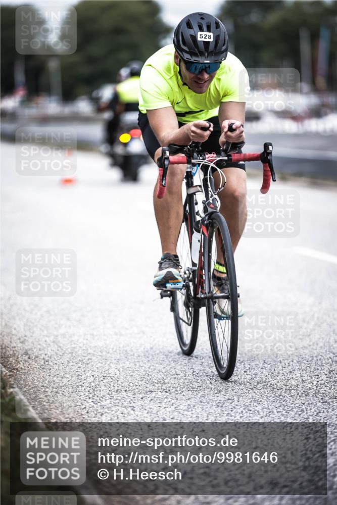 16.08.2026 - KN Förde Triathlon 2026 H.Heesch http://msf.ph/oto/9981646 16.08.2026 12:49:30 Radfahren 501, 528, 531, 542 meine-sportfotos.de