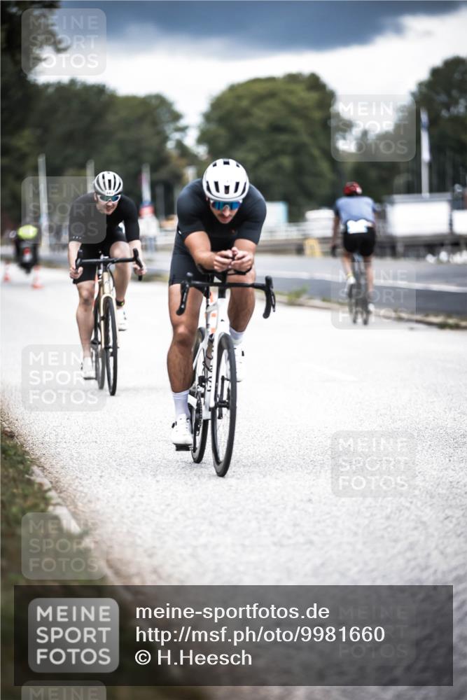 16.08.2026 - KN Förde Triathlon 2026 H.Heesch http://msf.ph/oto/9981660 16.08.2026 12:49:36 Radfahren 501, 540, 542, 543, 551 meine-sportfotos.de
