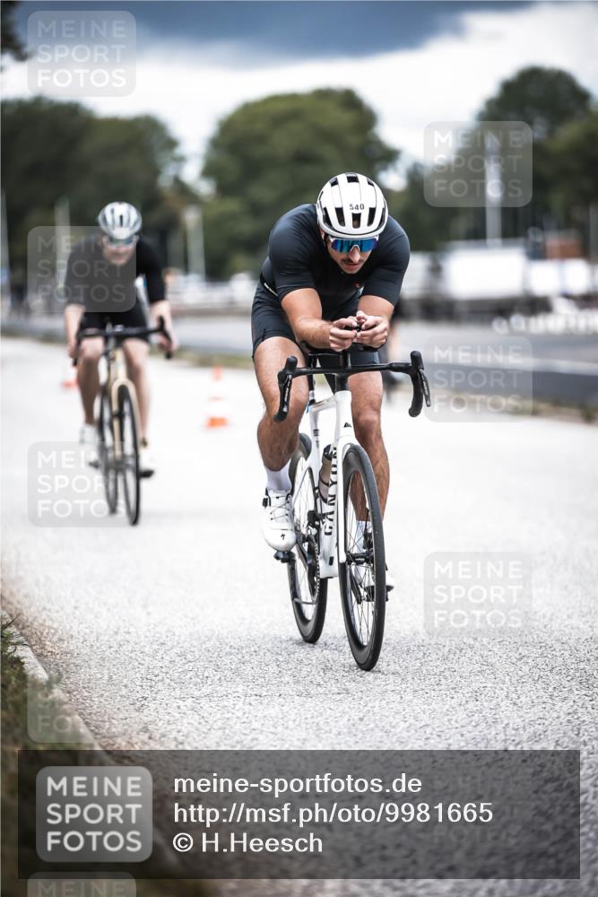 16.08.2026 - KN Förde Triathlon 2026 H.Heesch http://msf.ph/oto/9981665 16.08.2026 12:49:36 Radfahren 501, 540, 542, 543, 551 meine-sportfotos.de