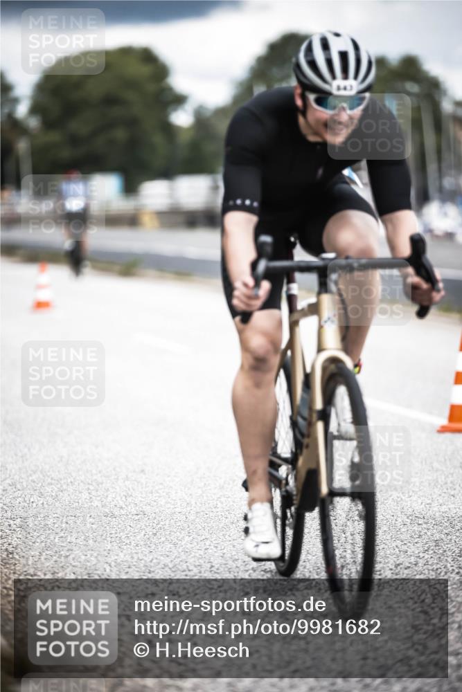 16.08.2026 - KN Förde Triathlon 2026 H.Heesch http://msf.ph/oto/9981682 16.08.2026 12:49:37 Radfahren 501, 540, 542, 543, 551 meine-sportfotos.de