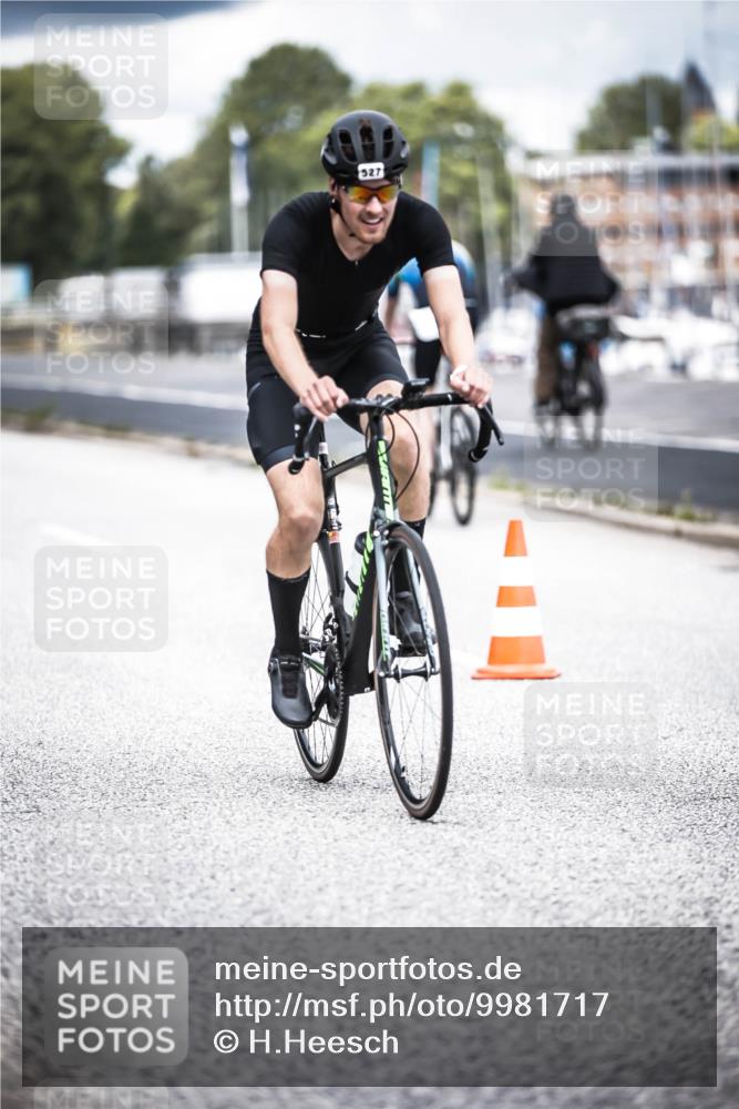 16.08.2026 - KN Förde Triathlon 2026 H.Heesch http://msf.ph/oto/9981717 16.08.2026 12:50:01 Radfahren 362, 507, 510, 519, 521, 527 meine-sportfotos.de
