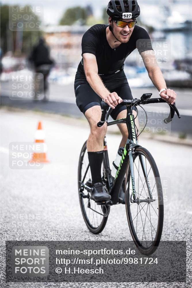 16.08.2026 - KN Förde Triathlon 2026 H.Heesch http://msf.ph/oto/9981724 16.08.2026 12:50:01 Radfahren 362, 507, 510, 519, 521, 527 meine-sportfotos.de