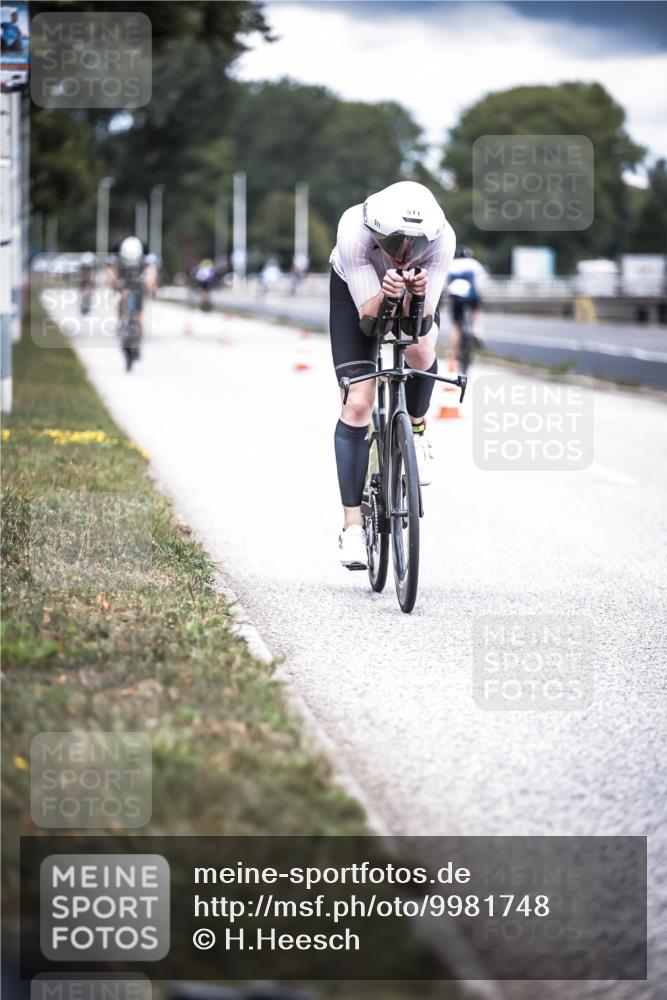 16.08.2026 - KN Förde Triathlon 2026 H.Heesch http://msf.ph/oto/9981748 16.08.2026 12:50:34 Radfahren 511, 538, 590 meine-sportfotos.de
