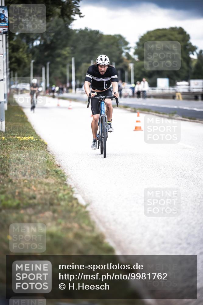 16.08.2026 - KN Förde Triathlon 2026 H.Heesch http://msf.ph/oto/9981762 16.08.2026 12:50:38 Radfahren 511, 530, 590 meine-sportfotos.de
