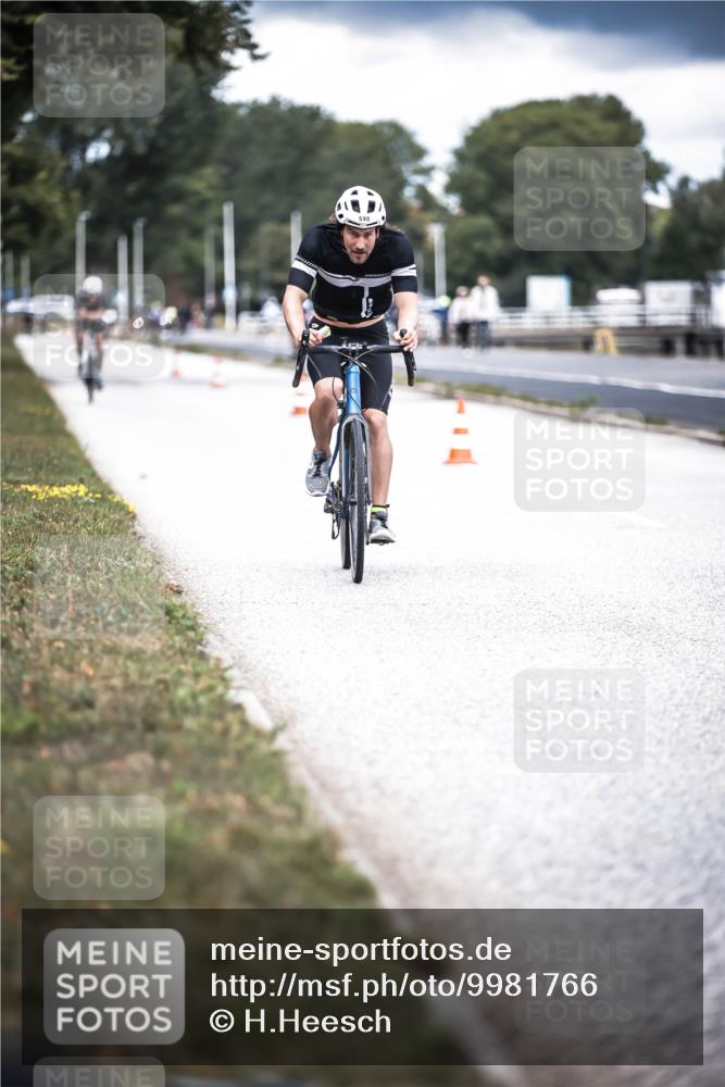 16.08.2026 - KN Förde Triathlon 2026 H.Heesch http://msf.ph/oto/9981766 16.08.2026 12:50:38 Radfahren 511, 530, 590 meine-sportfotos.de