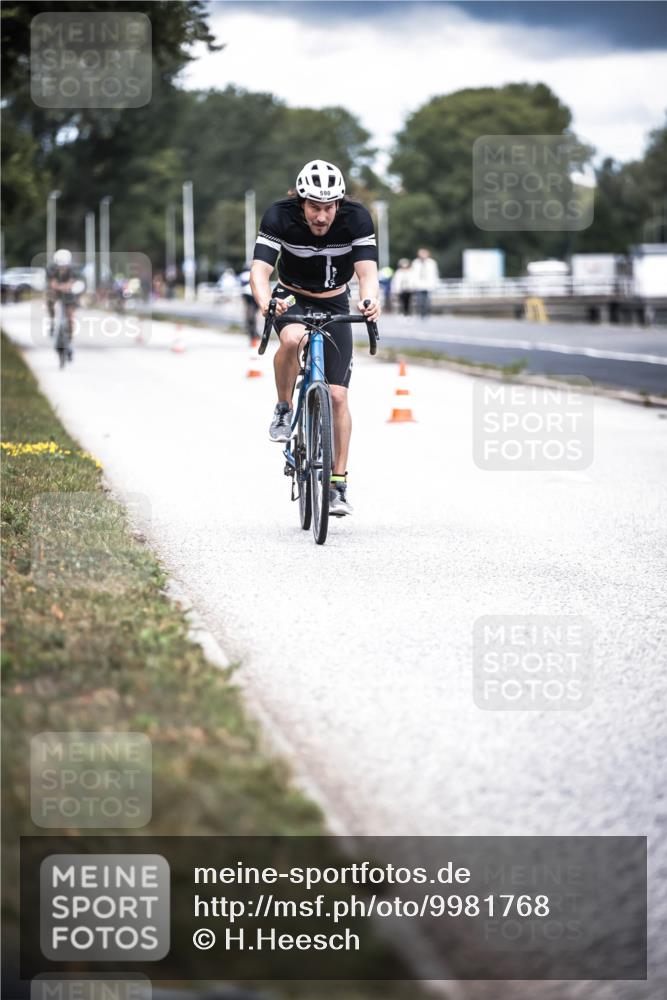 16.08.2026 - KN Förde Triathlon 2026 H.Heesch http://msf.ph/oto/9981768 16.08.2026 12:50:38 Radfahren 511, 530, 590 meine-sportfotos.de