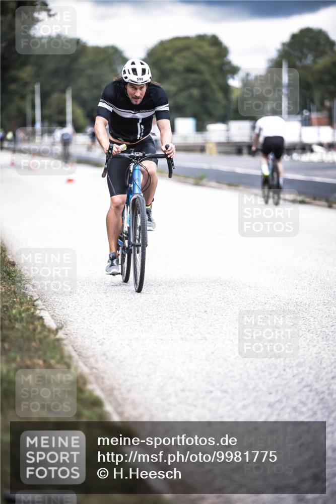 16.08.2026 - KN Förde Triathlon 2026 H.Heesch http://msf.ph/oto/9981775 16.08.2026 12:50:38 Radfahren 511, 530, 590 meine-sportfotos.de