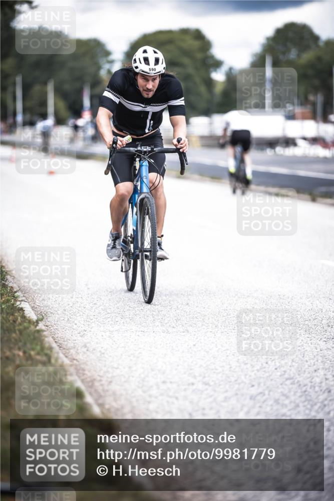 16.08.2026 - KN Förde Triathlon 2026 H.Heesch http://msf.ph/oto/9981779 16.08.2026 12:50:39 Radfahren 530, 590 meine-sportfotos.de