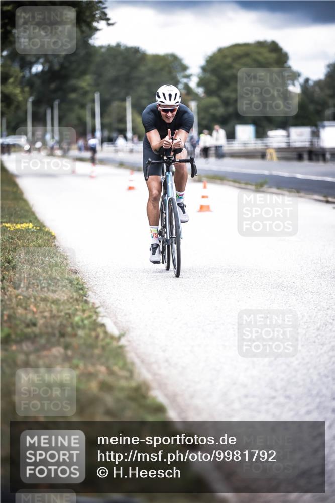 16.08.2026 - KN Förde Triathlon 2026 H.Heesch http://msf.ph/oto/9981792 16.08.2026 12:50:42 Radfahren 530, 590, 710 meine-sportfotos.de