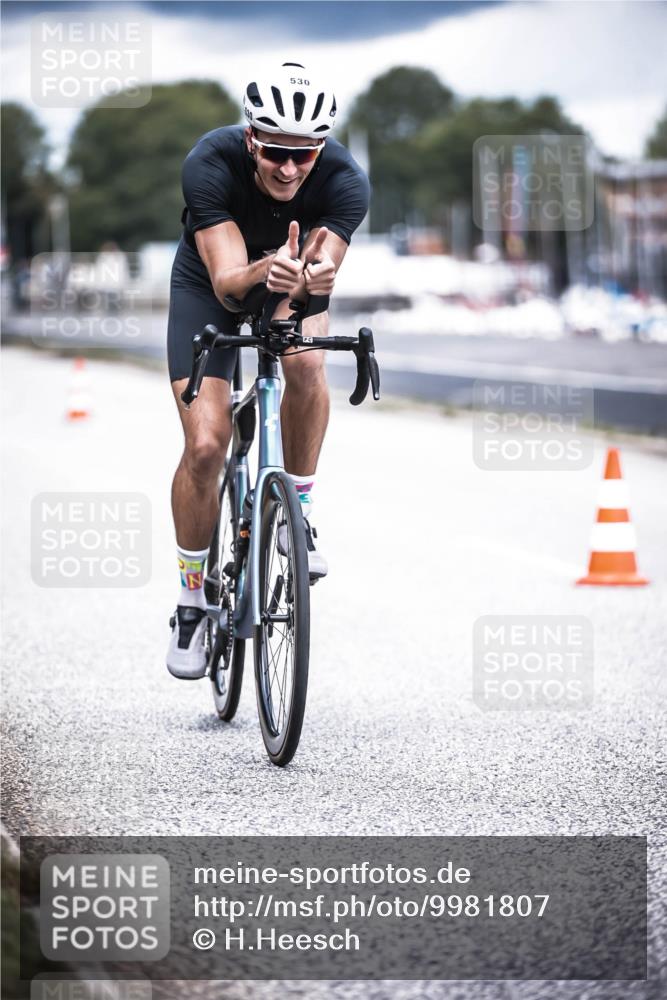 16.08.2026 - KN Förde Triathlon 2026 H.Heesch http://msf.ph/oto/9981807 16.08.2026 12:50:43 Radfahren 530, 710 meine-sportfotos.de
