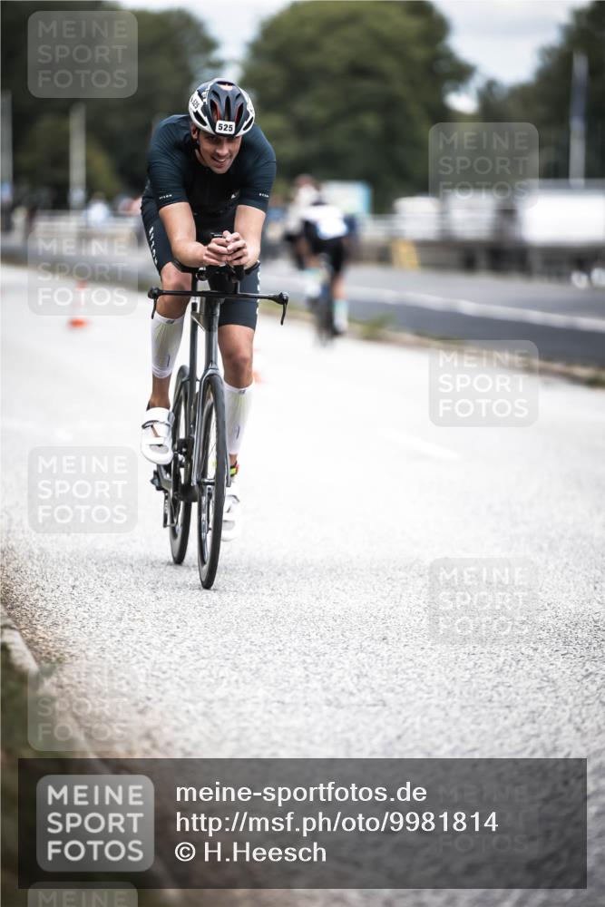 16.08.2026 - KN Förde Triathlon 2026 H.Heesch http://msf.ph/oto/9981814 16.08.2026 12:51:01 Radfahren 525, 556, 575, 588 meine-sportfotos.de