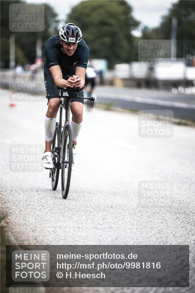 16.08.2026 - KN Förde Triathlon 2026 H.Heesch http://msf.ph/oto/9981816 16.08.2026 12:51:01 Radfahren 525, 556, 575, 588 meine-sportfotos.de