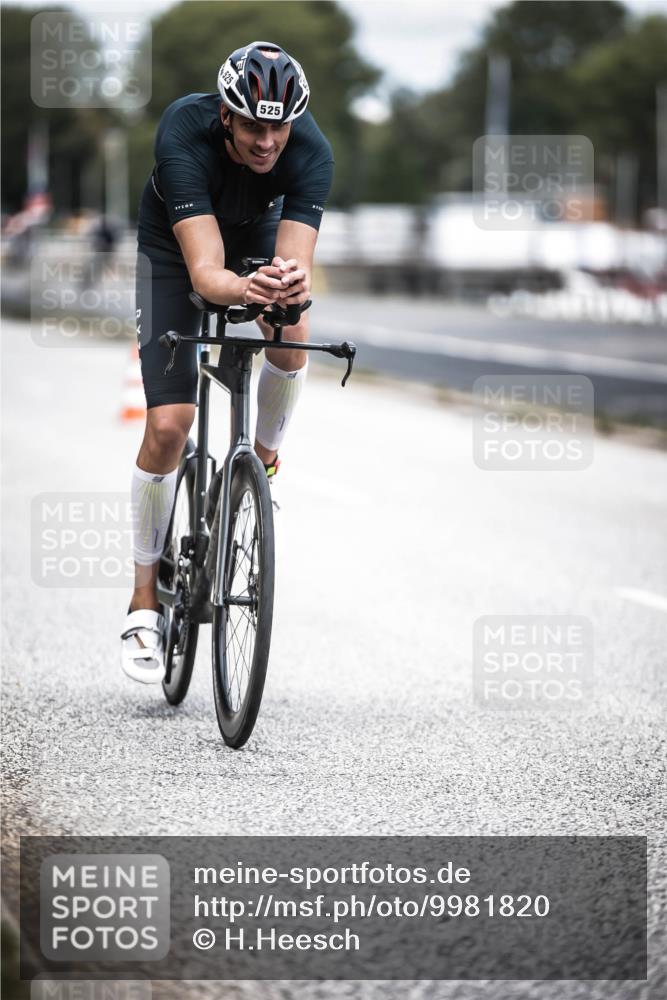 16.08.2026 - KN Förde Triathlon 2026 H.Heesch http://msf.ph/oto/9981820 16.08.2026 12:51:01 Radfahren 525, 556, 575, 588 meine-sportfotos.de