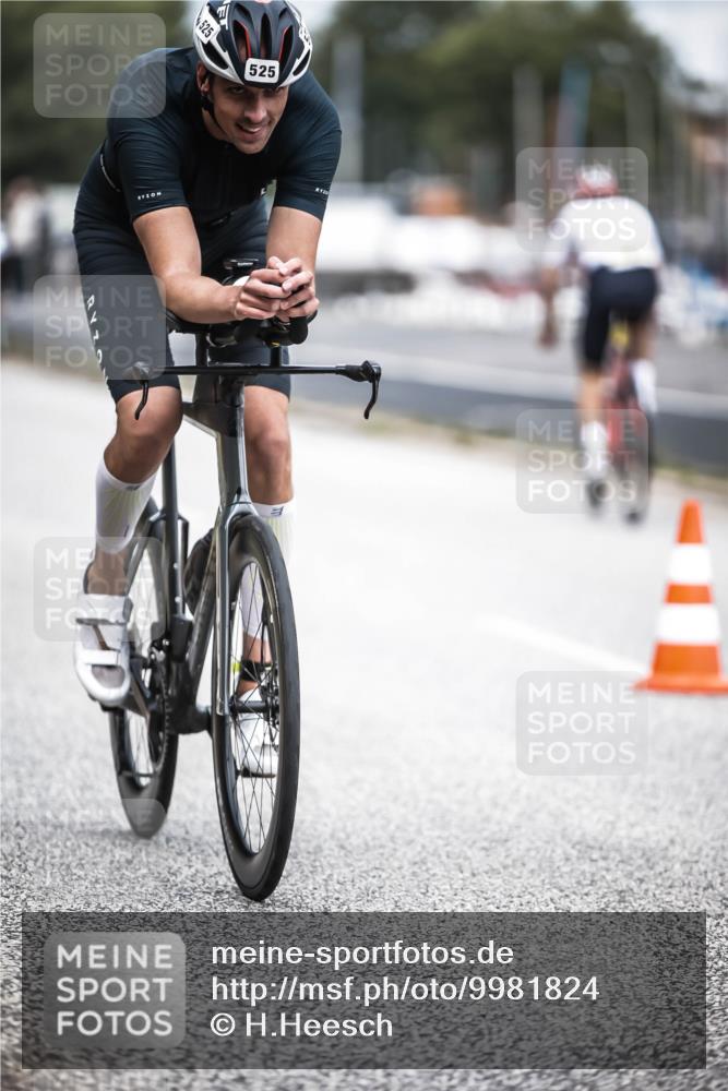 16.08.2026 - KN Förde Triathlon 2026 H.Heesch http://msf.ph/oto/9981824 16.08.2026 12:51:01 Radfahren 525, 556, 575, 588 meine-sportfotos.de