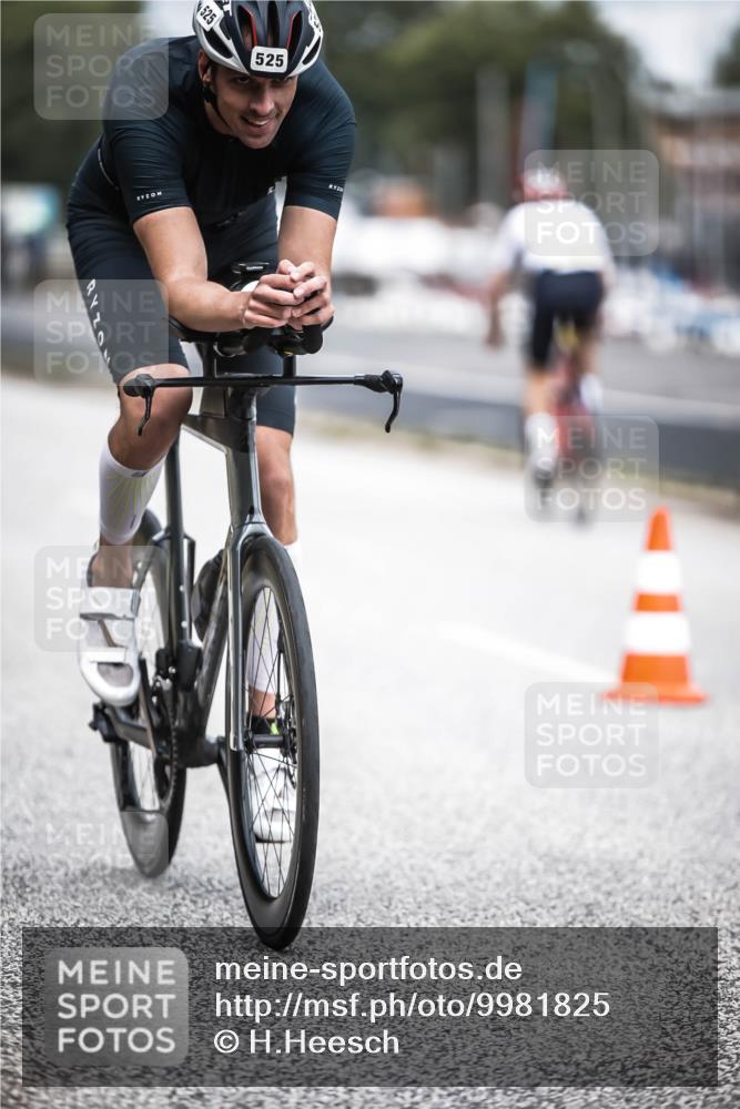 16.08.2026 - KN Förde Triathlon 2026 H.Heesch http://msf.ph/oto/9981825 16.08.2026 12:51:01 Radfahren 525, 556, 575, 588 meine-sportfotos.de