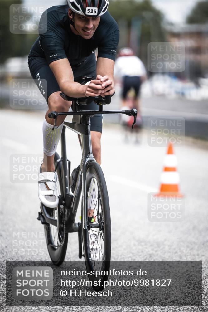 16.08.2026 - KN Förde Triathlon 2026 H.Heesch http://msf.ph/oto/9981827 16.08.2026 12:51:01 Radfahren 525, 556, 575, 588 meine-sportfotos.de