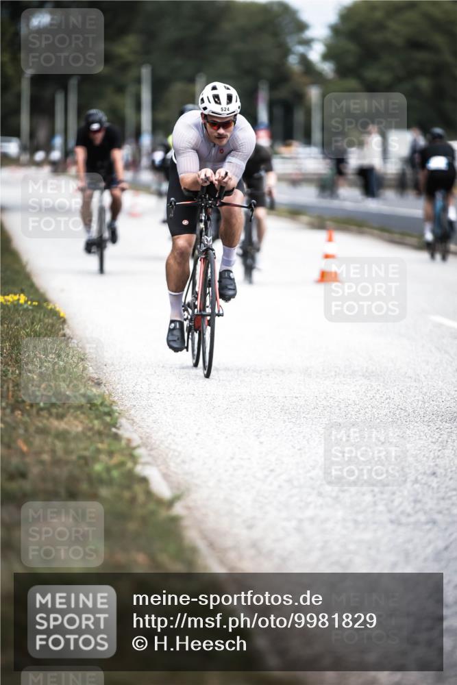16.08.2026 - KN Förde Triathlon 2026 H.Heesch http://msf.ph/oto/9981829 16.08.2026 12:51:06 Radfahren 522, 524, 544, 547, 556, 588 meine-sportfotos.de