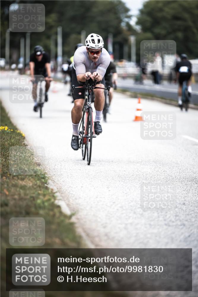 16.08.2026 - KN Förde Triathlon 2026 H.Heesch http://msf.ph/oto/9981830 16.08.2026 12:51:06 Radfahren 522, 524, 544, 547, 556, 588 meine-sportfotos.de