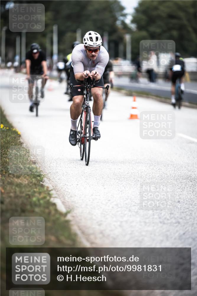 16.08.2026 - KN Förde Triathlon 2026 H.Heesch http://msf.ph/oto/9981831 16.08.2026 12:51:06 Radfahren 522, 524, 544, 547, 556, 588 meine-sportfotos.de