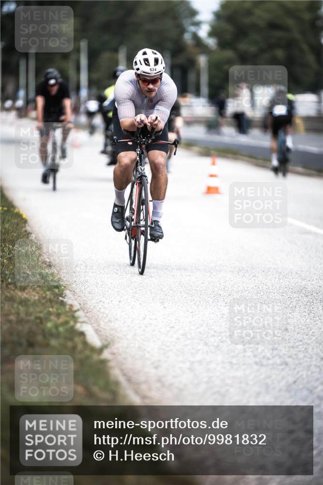 16.08.2026 - KN Förde Triathlon 2026 H.Heesch http://msf.ph/oto/9981832 16.08.2026 12:51:06 Radfahren 522, 524, 544, 547, 556, 588 meine-sportfotos.de