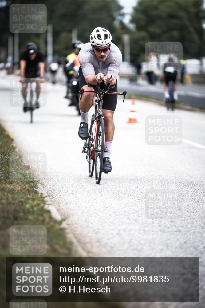 16.08.2026 - KN Förde Triathlon 2026 H.Heesch http://msf.ph/oto/9981835 16.08.2026 12:51:06 Radfahren 522, 524, 544, 547, 556, 588 meine-sportfotos.de