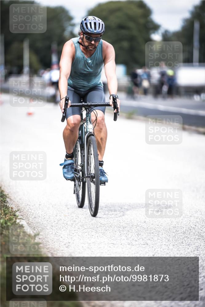 16.08.2026 - KN Förde Triathlon 2026 H.Heesch http://msf.ph/oto/9981873 16.08.2026 12:51:21 Radfahren 506 meine-sportfotos.de