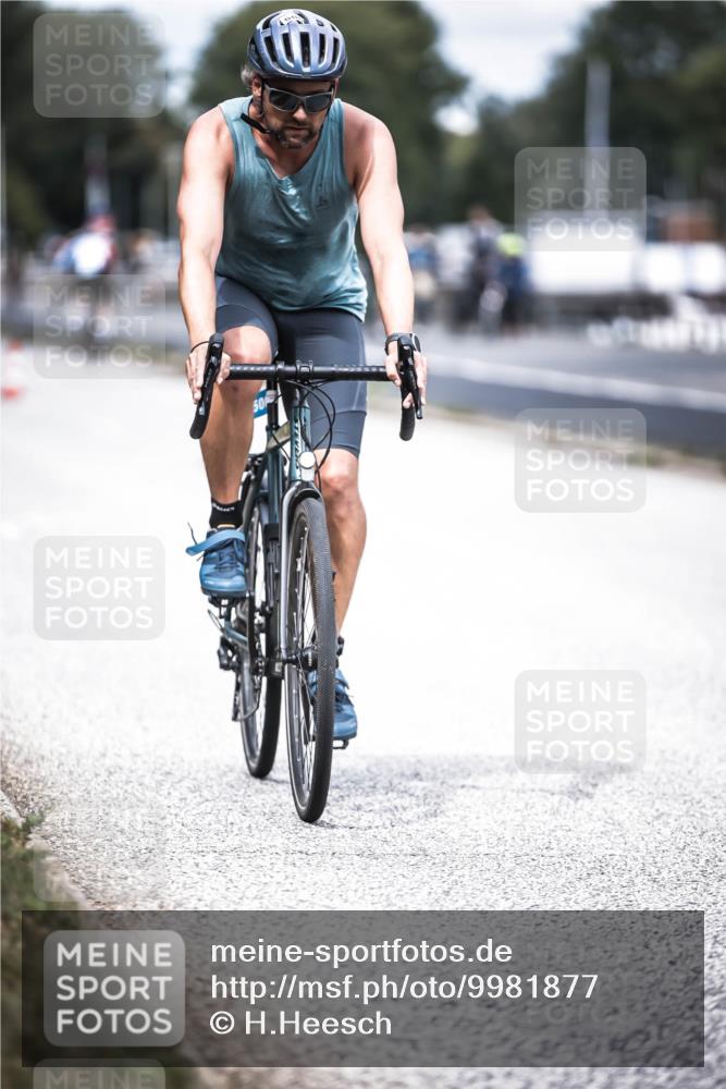 16.08.2026 - KN Förde Triathlon 2026 H.Heesch http://msf.ph/oto/9981877 16.08.2026 12:51:21 Radfahren 506 meine-sportfotos.de
