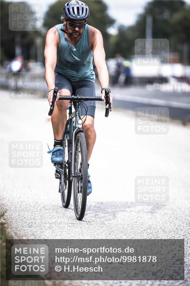 16.08.2026 - KN Förde Triathlon 2026 H.Heesch http://msf.ph/oto/9981878 16.08.2026 12:51:21 Radfahren 506 meine-sportfotos.de