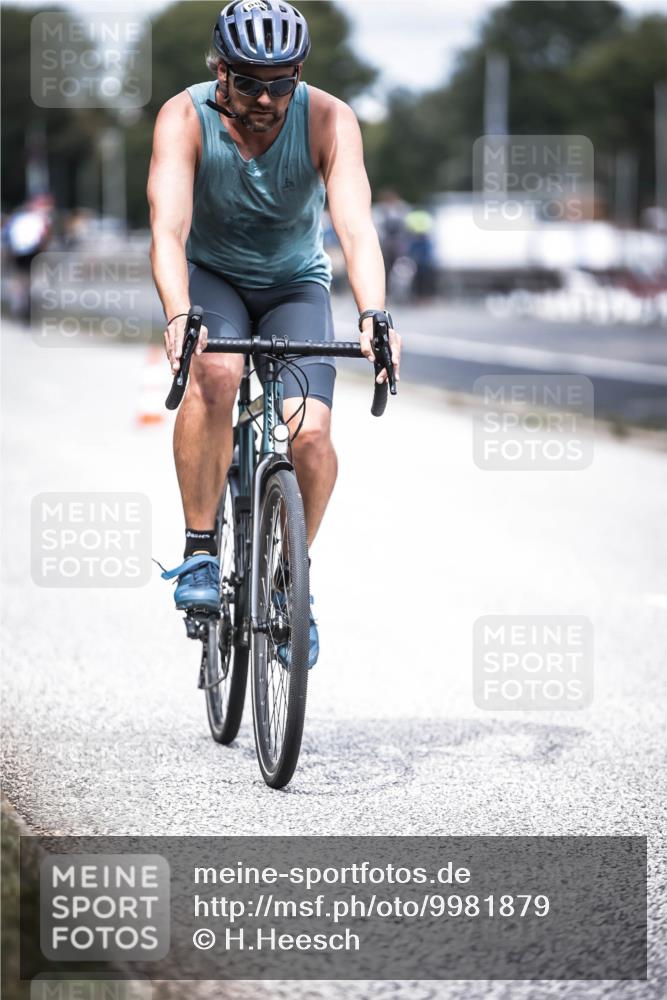16.08.2026 - KN Förde Triathlon 2026 H.Heesch http://msf.ph/oto/9981879 16.08.2026 12:51:21 Radfahren 506 meine-sportfotos.de