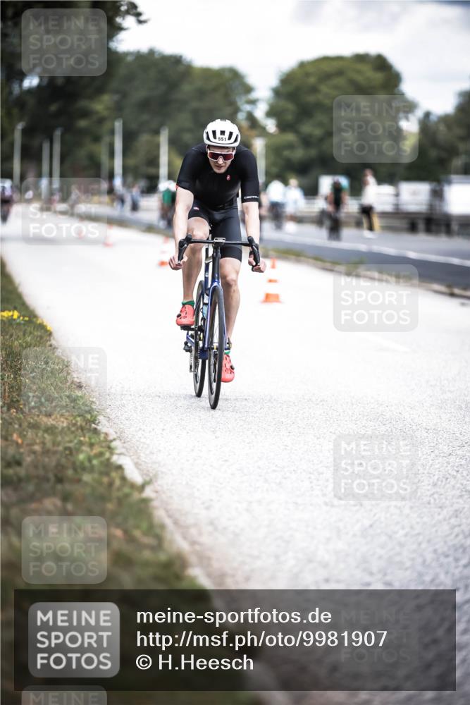 16.08.2026 - KN Förde Triathlon 2026 H.Heesch http://msf.ph/oto/9981907 16.08.2026 12:51:45 Radfahren 549, 550, 551, 574 meine-sportfotos.de