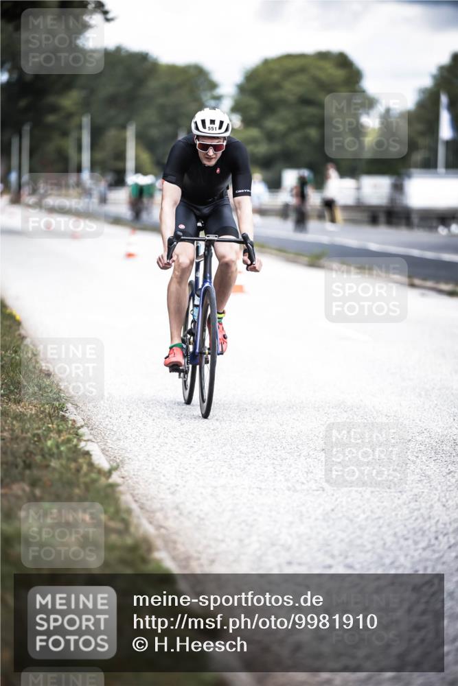 16.08.2026 - KN Förde Triathlon 2026 H.Heesch http://msf.ph/oto/9981910 16.08.2026 12:51:45 Radfahren 549, 550, 551, 574 meine-sportfotos.de