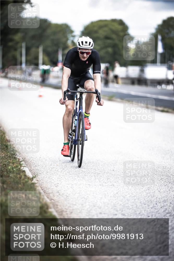 16.08.2026 - KN Förde Triathlon 2026 H.Heesch http://msf.ph/oto/9981913 16.08.2026 12:51:45 Radfahren 549, 550, 551, 574 meine-sportfotos.de