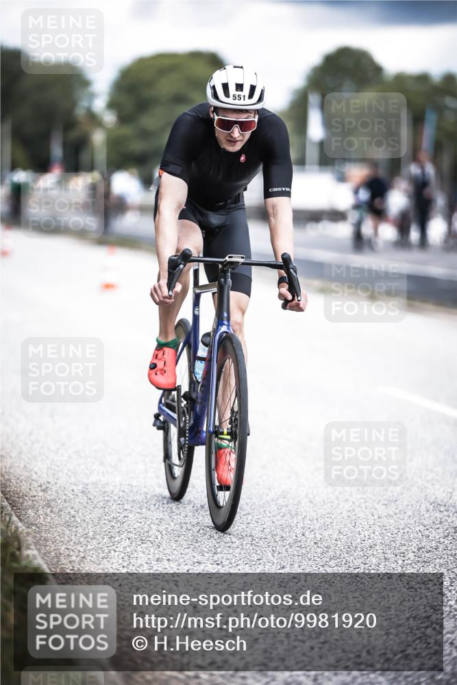 16.08.2026 - KN Förde Triathlon 2026 H.Heesch http://msf.ph/oto/9981920 16.08.2026 12:51:45 Radfahren 549, 550, 551, 574 meine-sportfotos.de