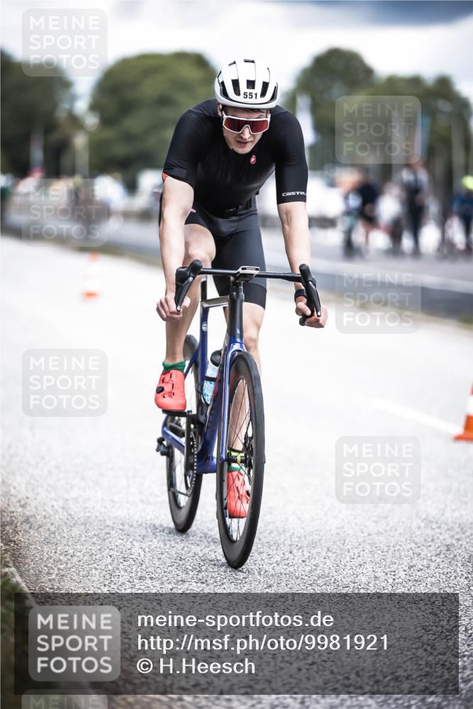 16.08.2026 - KN Förde Triathlon 2026 H.Heesch http://msf.ph/oto/9981921 16.08.2026 12:51:45 Radfahren 549, 550, 551, 574 meine-sportfotos.de