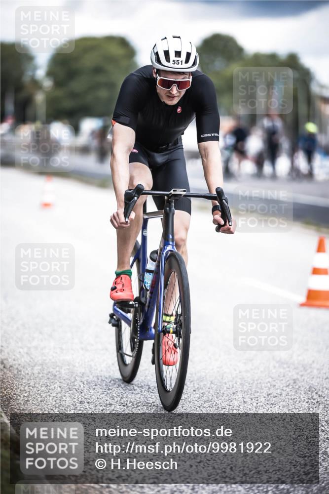 16.08.2026 - KN Förde Triathlon 2026 H.Heesch http://msf.ph/oto/9981922 16.08.2026 12:51:45 Radfahren 549, 550, 551, 574 meine-sportfotos.de