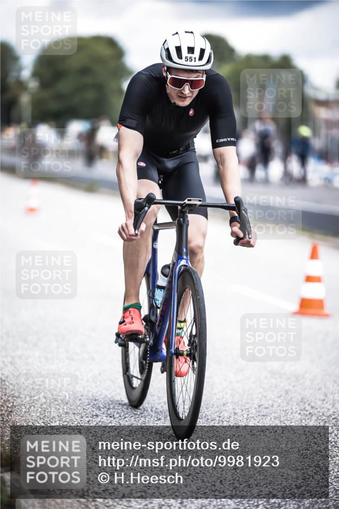 16.08.2026 - KN Förde Triathlon 2026 H.Heesch http://msf.ph/oto/9981923 16.08.2026 12:51:45 Radfahren 549, 550, 551, 574 meine-sportfotos.de