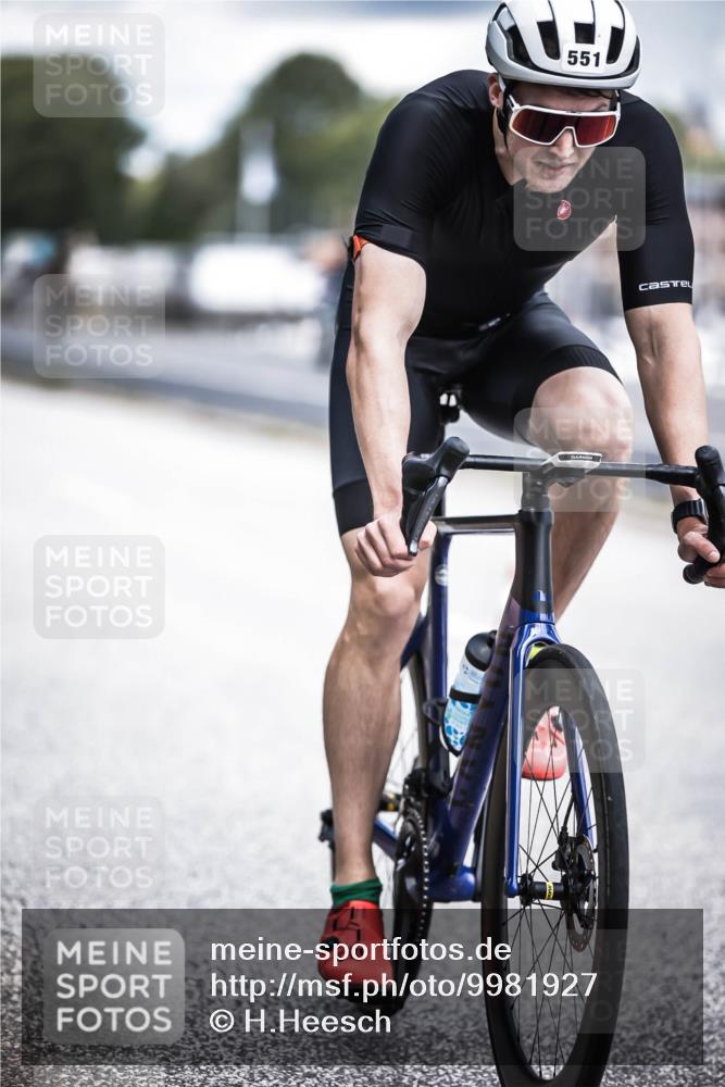 16.08.2026 - KN Förde Triathlon 2026 H.Heesch http://msf.ph/oto/9981927 16.08.2026 12:51:46 Radfahren 549, 550, 551, 557, 574 meine-sportfotos.de